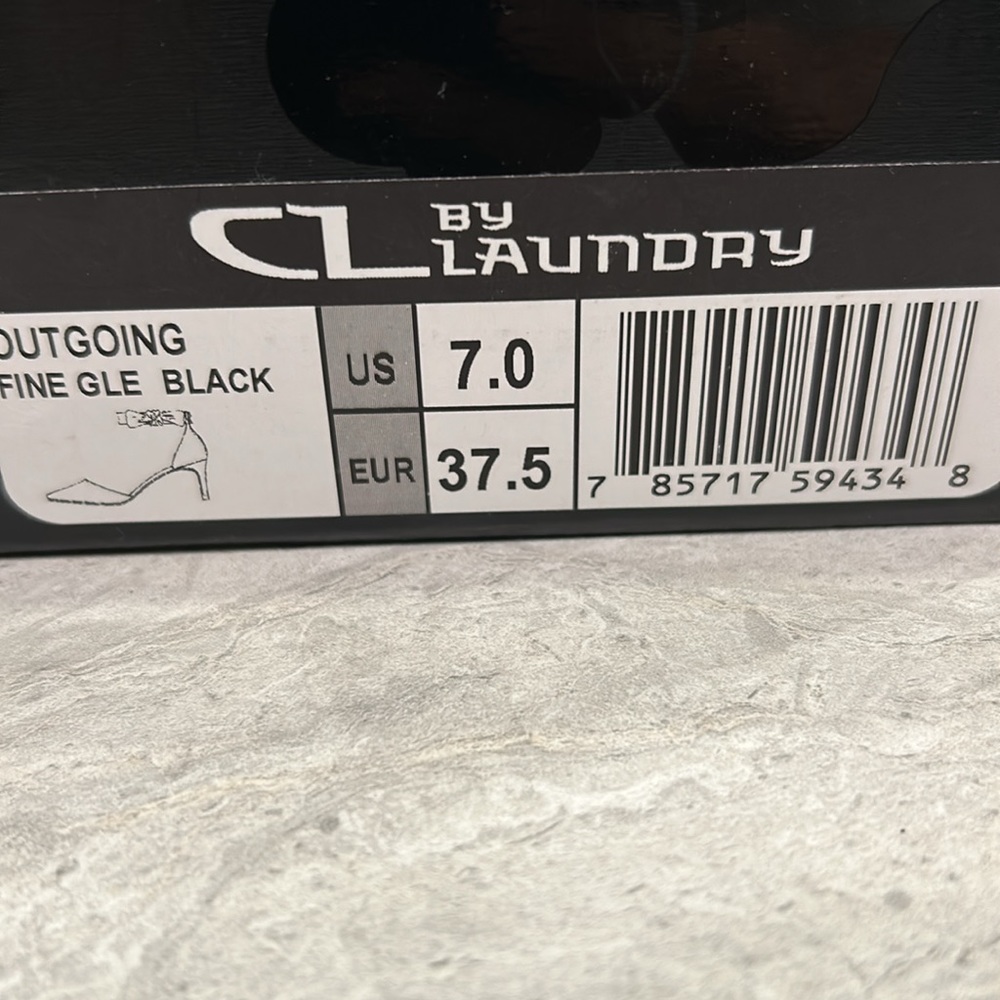 Shoes - Picture 4 of 4